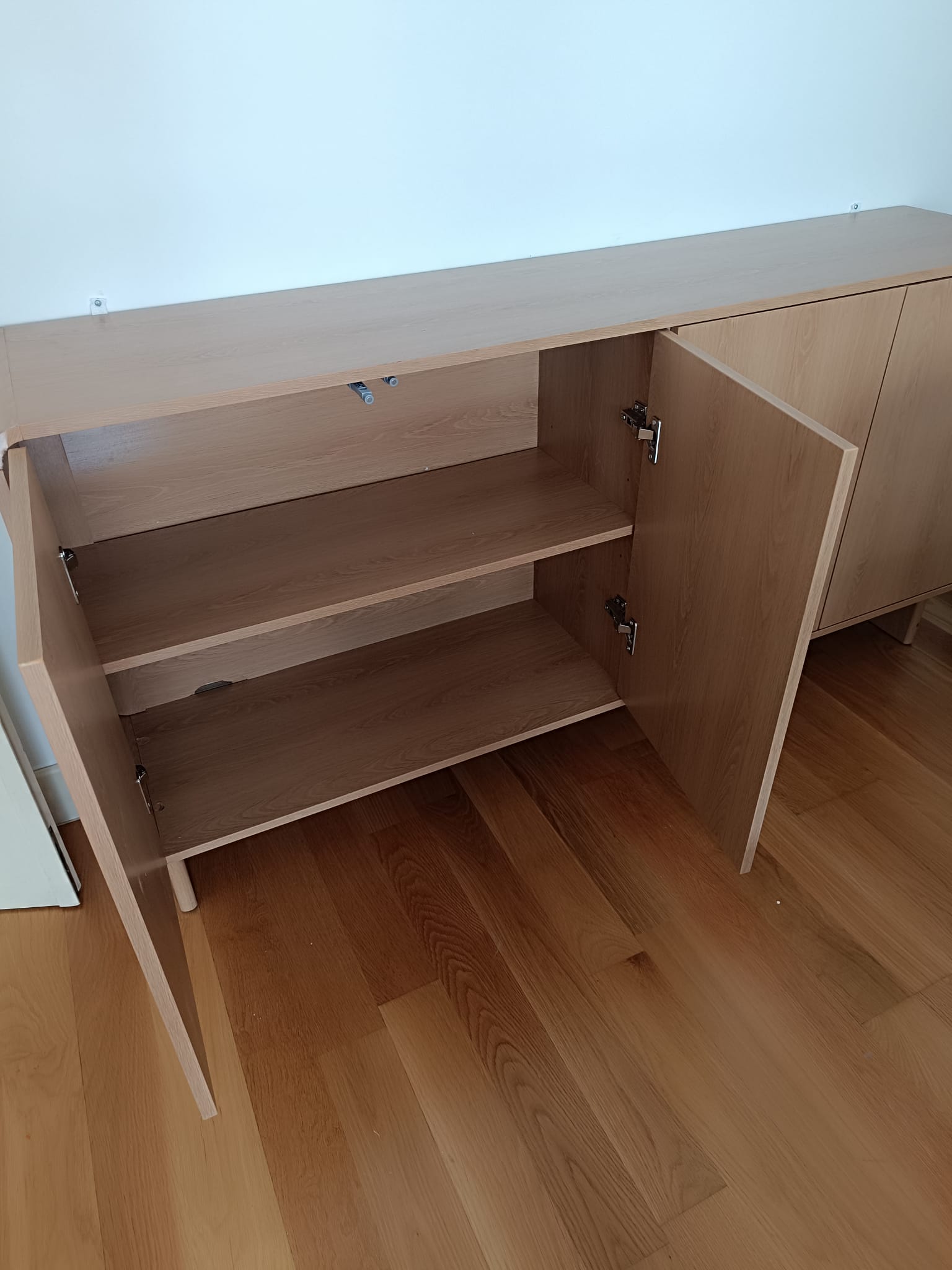Mueble terminado, alineado y listo para uso en vivienda